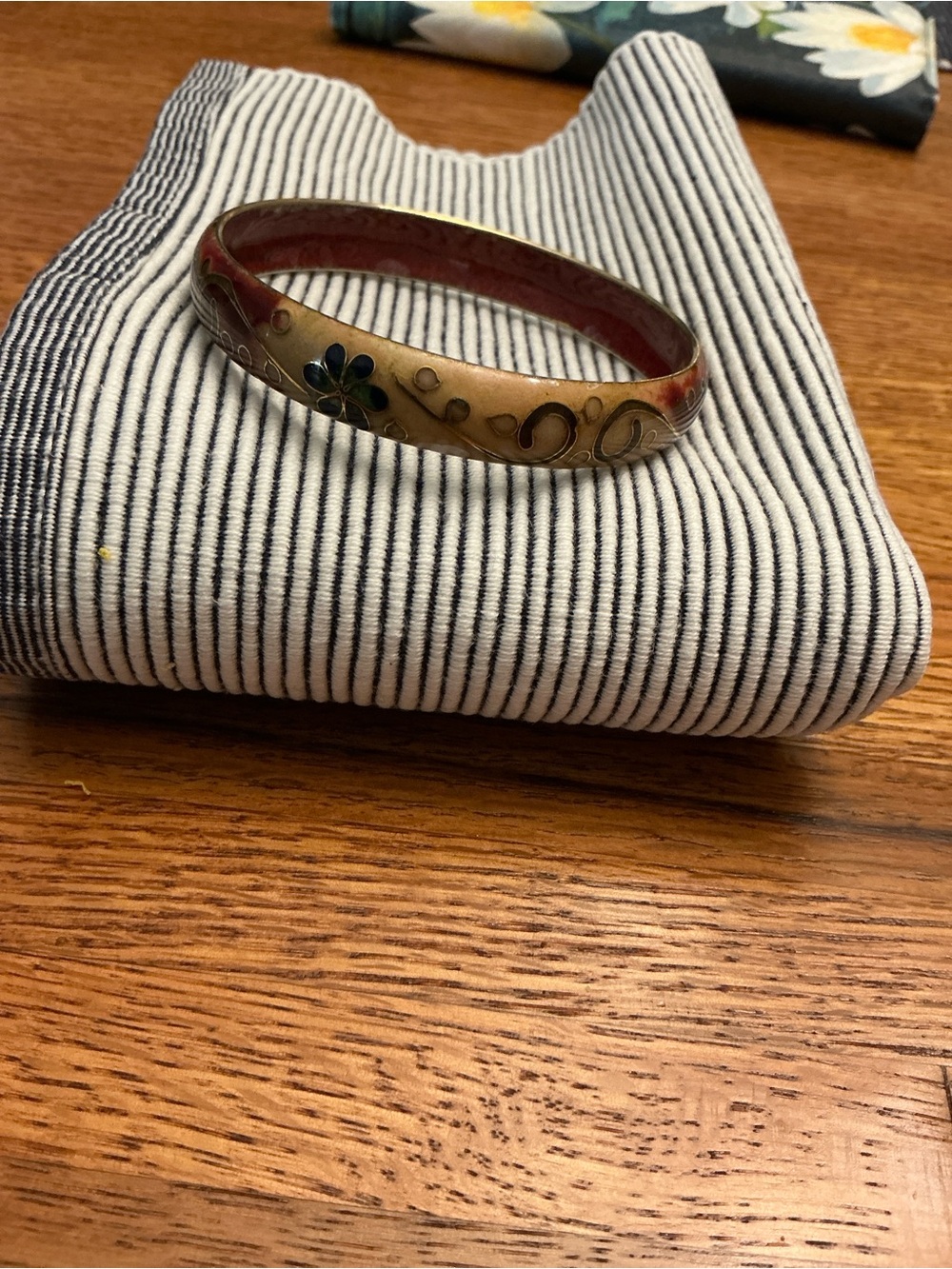 Cloisonné Women’s Bangle Bracelet - Polished Gold Finish